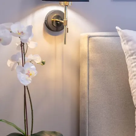 דירה Rest In The Center Spot