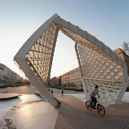 Rest In The Center Spot דירה